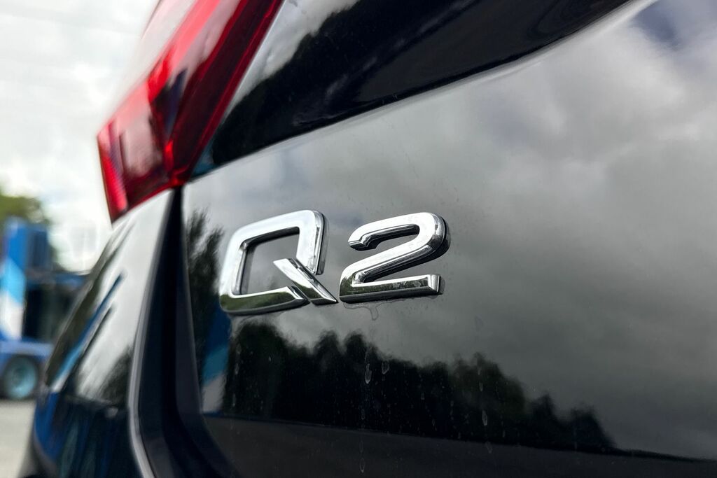 Audi Q2 1.5 Tfsi Cod 35 Black Edition Suv Manua FV26KZL Blue #31