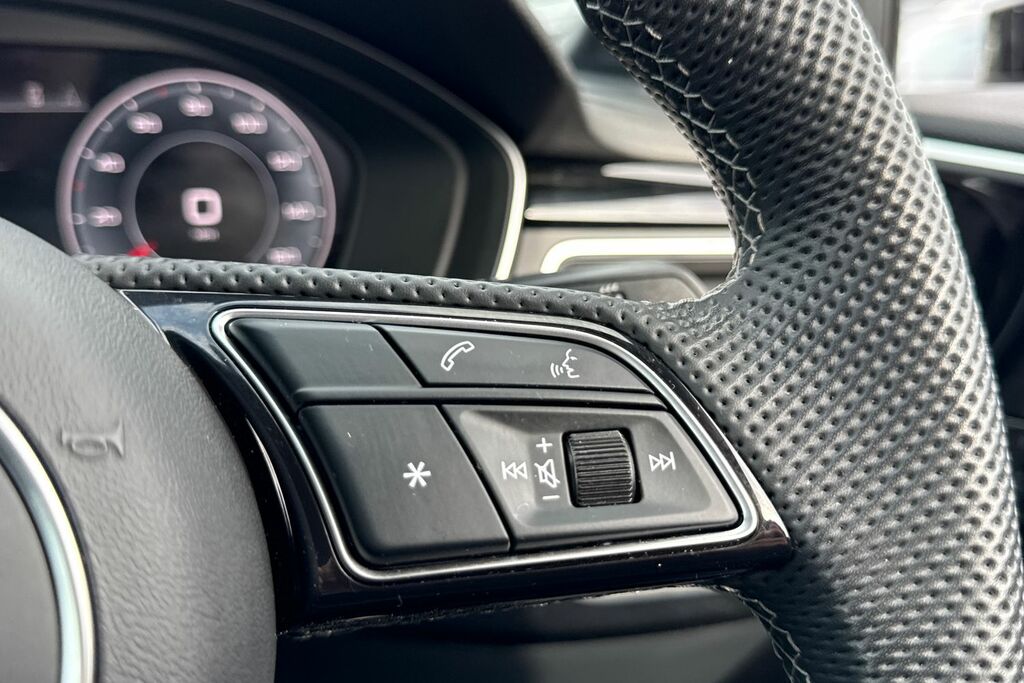 Audi A4 2.0 Tdi 40 Black Edition Saloon S Troni Grey #25