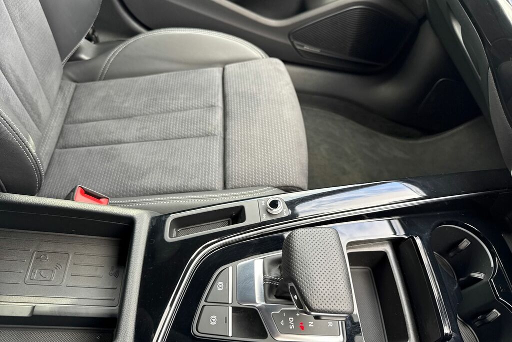 Audi A4 2.0 Tdi 40 Black Edition Saloon S Troni Grey #49