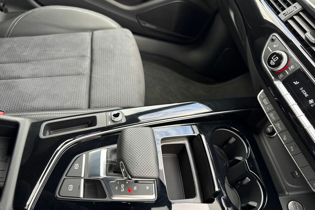 Audi A4 2.0 Tdi 40 Black Edition Saloon S Troni Grey #22