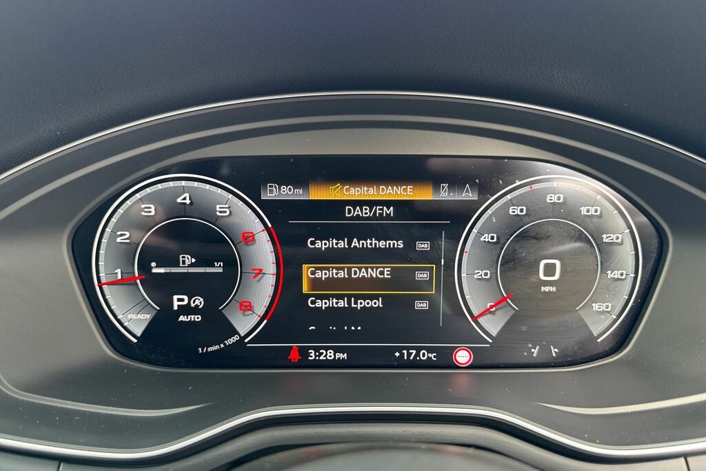 Audi A4 2.0 Tdi 40 Black Edition Saloon S Troni Grey #29