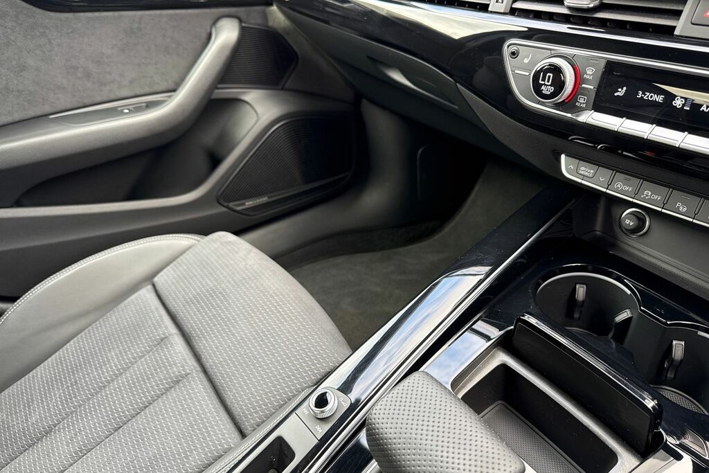 Audi A4 2.0 Tdi 40 Black Edition Saloon S Troni Grey #19