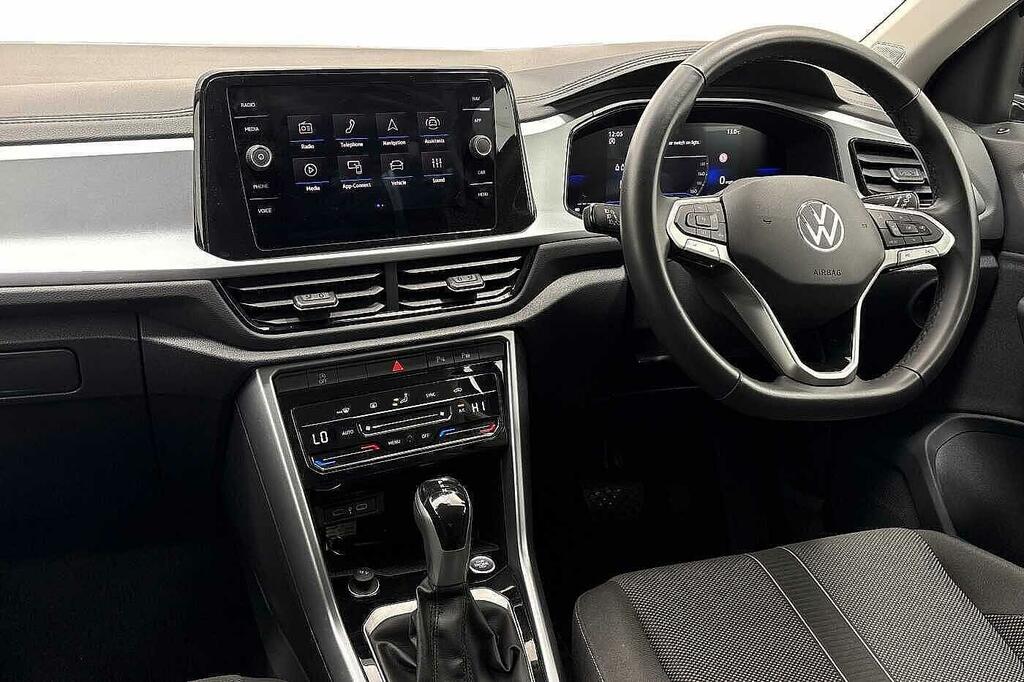 Volkswagen T-Roc 1.5 Tsi Match Dsg Black #2