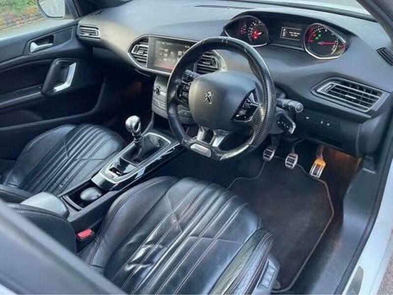 Peugeot 308 2.0 Bluehdi Gt Line White #2