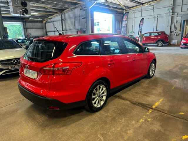 Ford Focus Estate RV66FNM Red #4