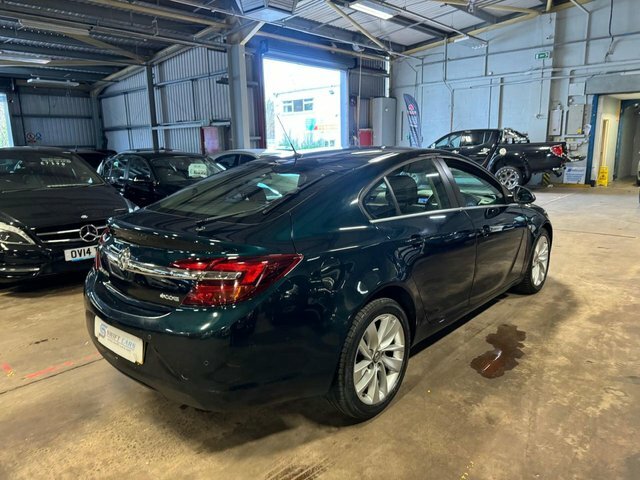 Vauxhall Insignia Hatchback Green #5