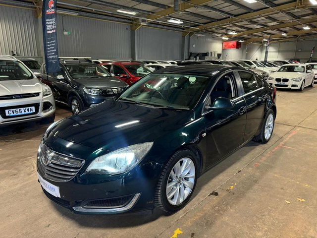 Vauxhall Insignia Hatchback Green #2