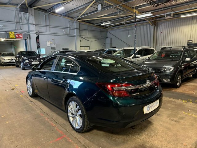 Vauxhall Insignia Hatchback Green #4