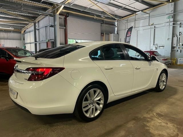 Vauxhall Insignia Sri Cdti White #6