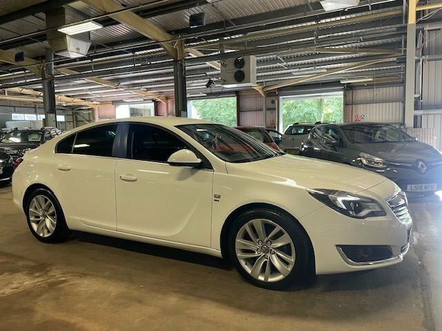 Vauxhall Insignia Sri Cdti White