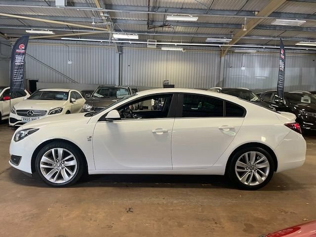Vauxhall Insignia Sri Cdti White #4