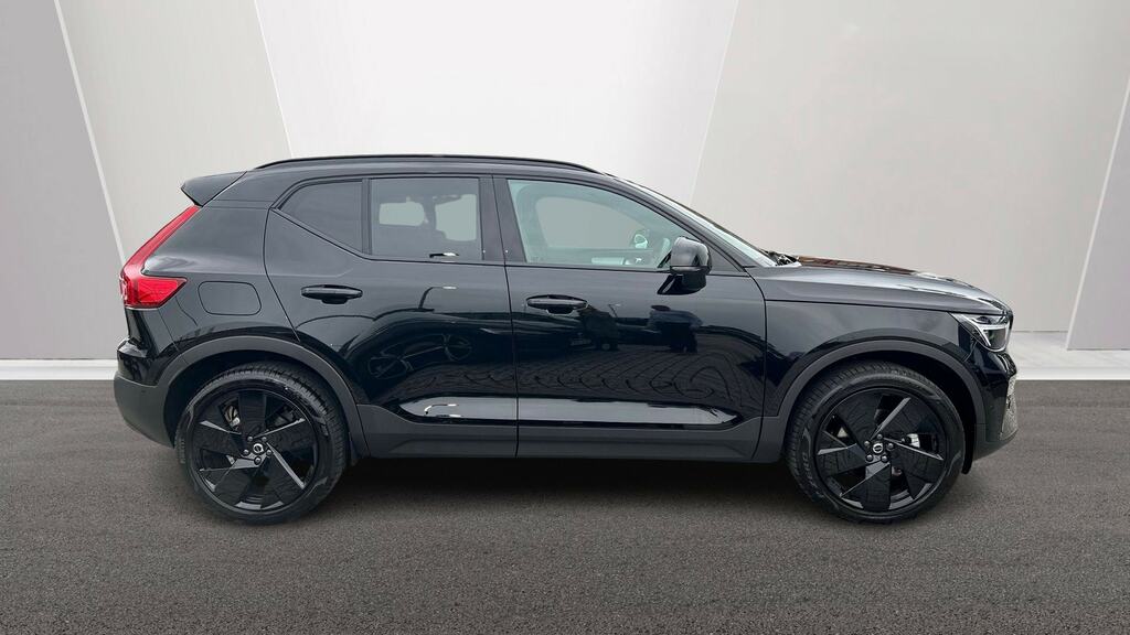 Volvo XC40 2.0 B3p Plus Pro Black Edition MD26LYJ Black #3