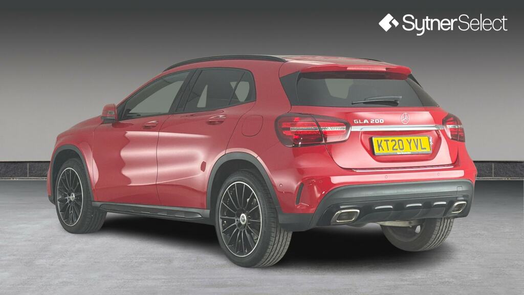 Mercedes-Benz GLA Class Gla 200 Amg Line Edition Plus Red #2