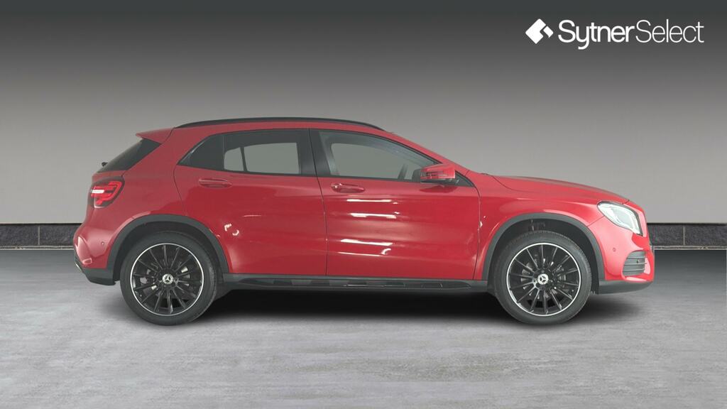 Mercedes-Benz GLA Class Gla 200 Amg Line Edition Plus Red #3