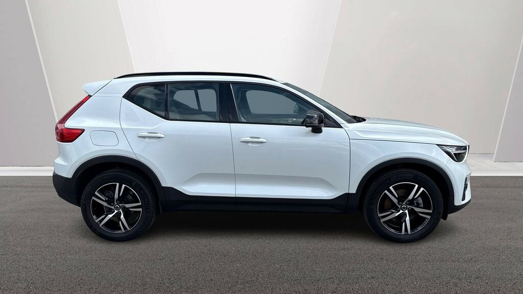 Volvo XC40 2.0 B4p Plus Dark Awd CF72EHZ White #3