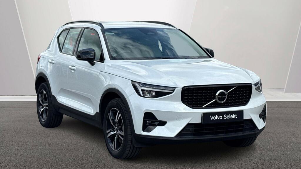 Volvo XC40 2.0 B4p Plus Dark Awd CF72EHZ White