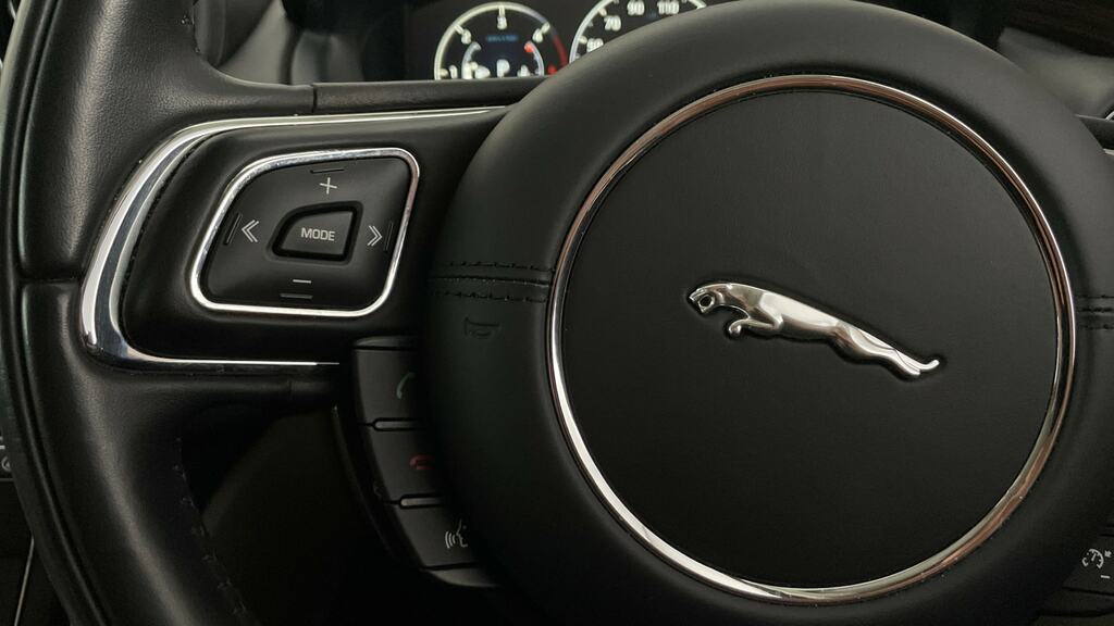 Jaguar XJ White White #17