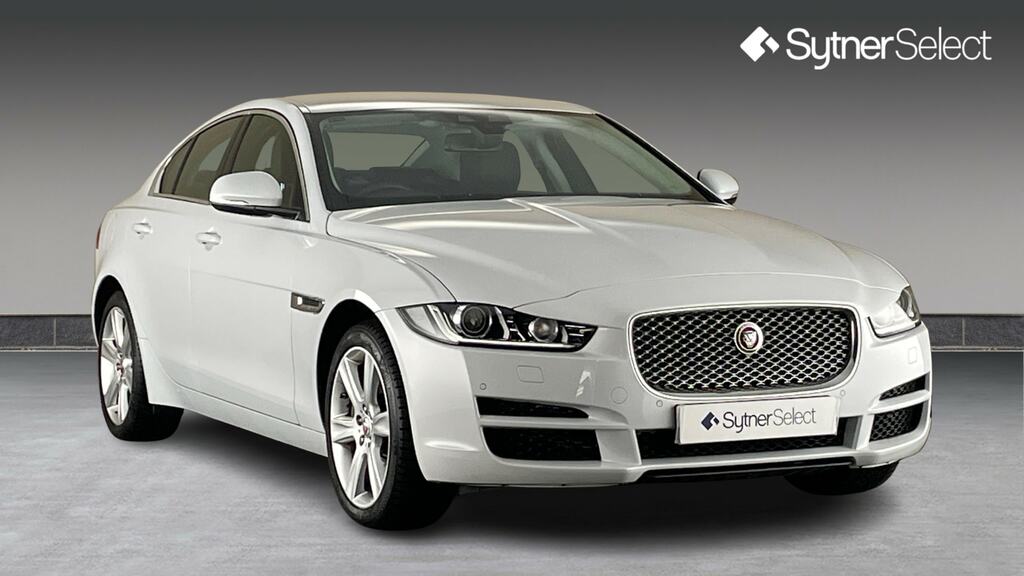 Jaguar XE 2.0D 180 Portfolio Awd White