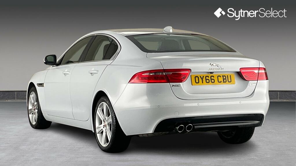Jaguar XE 2.0D 180 Portfolio Awd White #2
