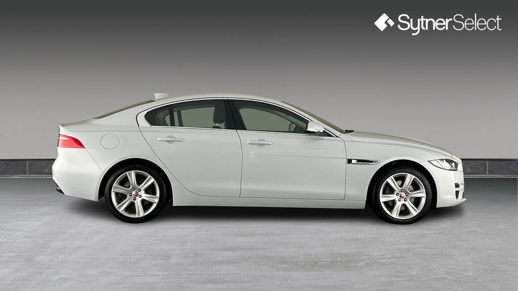 Jaguar XE 2.0D 180 Portfolio Awd White #3