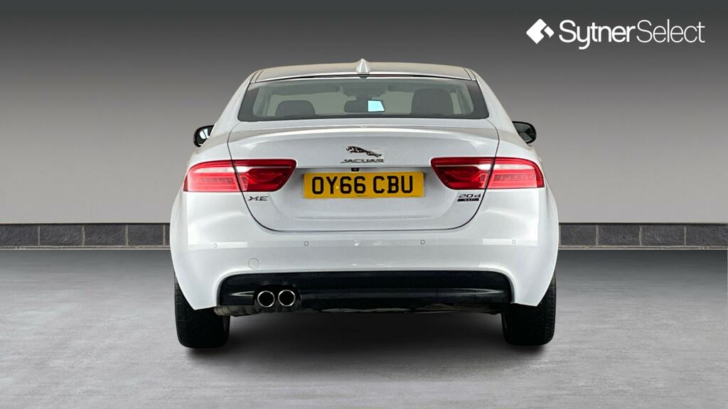 Jaguar XE 2.0D 180 Portfolio Awd White #5
