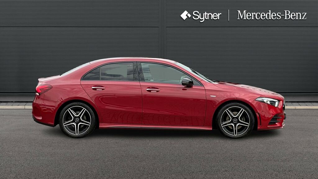 Mercedes-Benz A Class A200 Amg Line Premium Edition KS22URZ Red #4