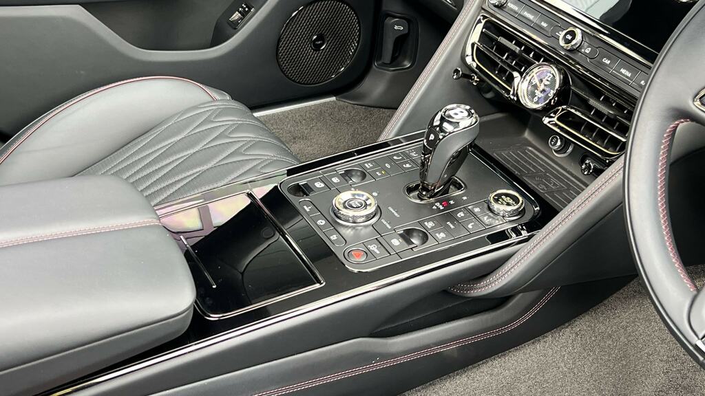 Bentley Flying Spur V8 Black Edition #18