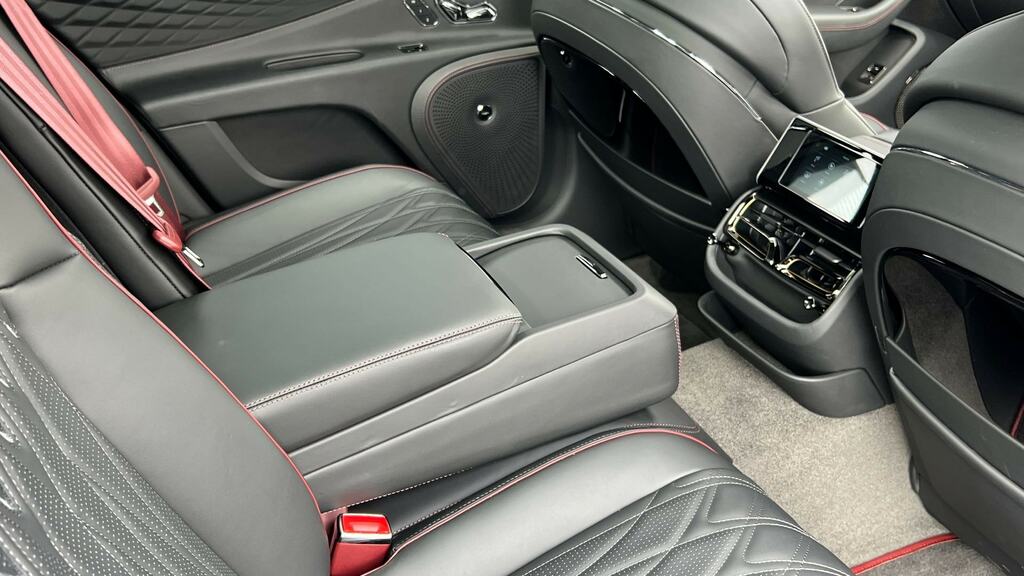 Bentley Flying Spur V8 Black Edition #19
