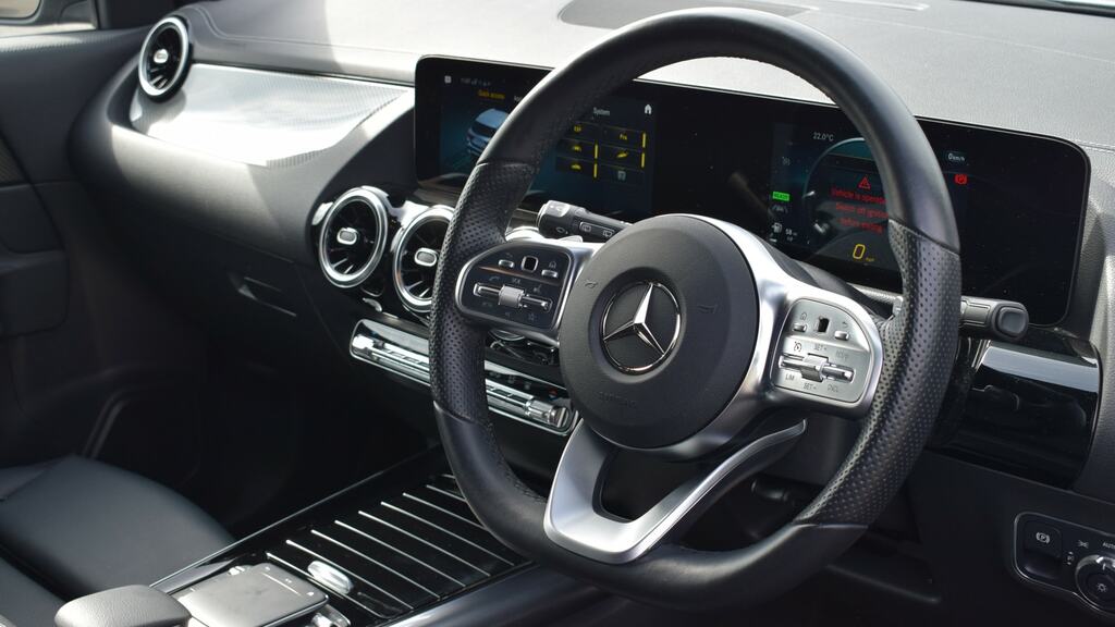 Mercedes-Benz GLA Class Gla 250E Exclusive Edition Blue #3