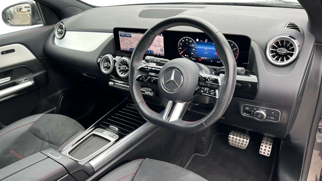 Mercedes-Benz GLA Class Gla 200 Amg Line Executive EK75GAA Grey #3