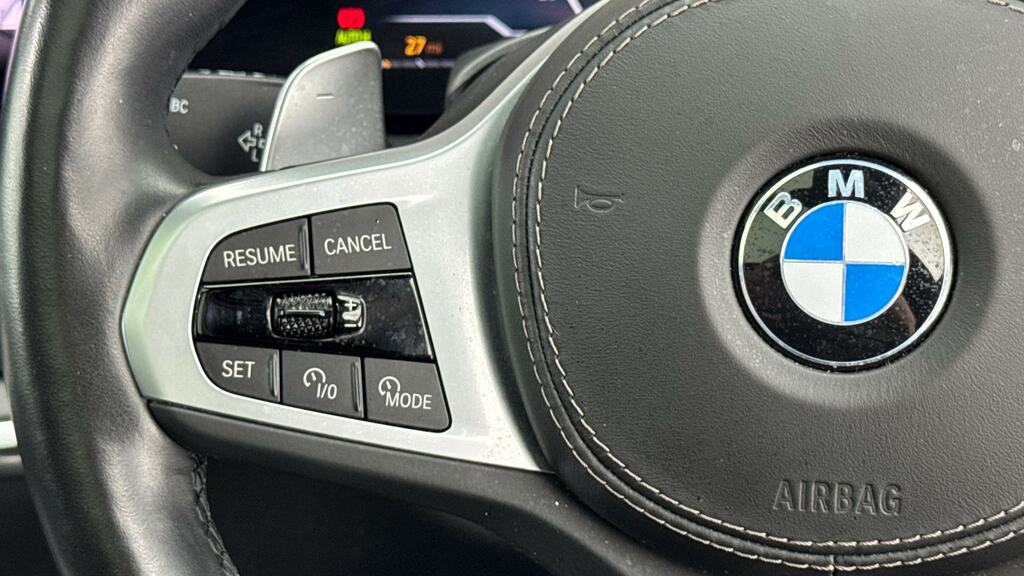 BMW X7 3.0 40D Mht M White #17