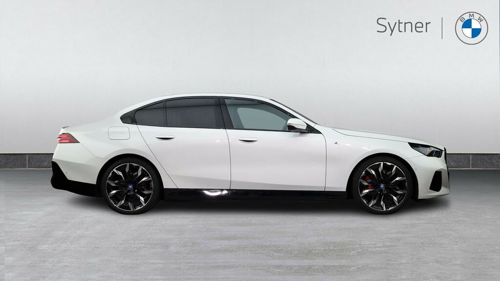 BMW i5 250Kw Edrive40 M Sport Pro 84Kwh White #3