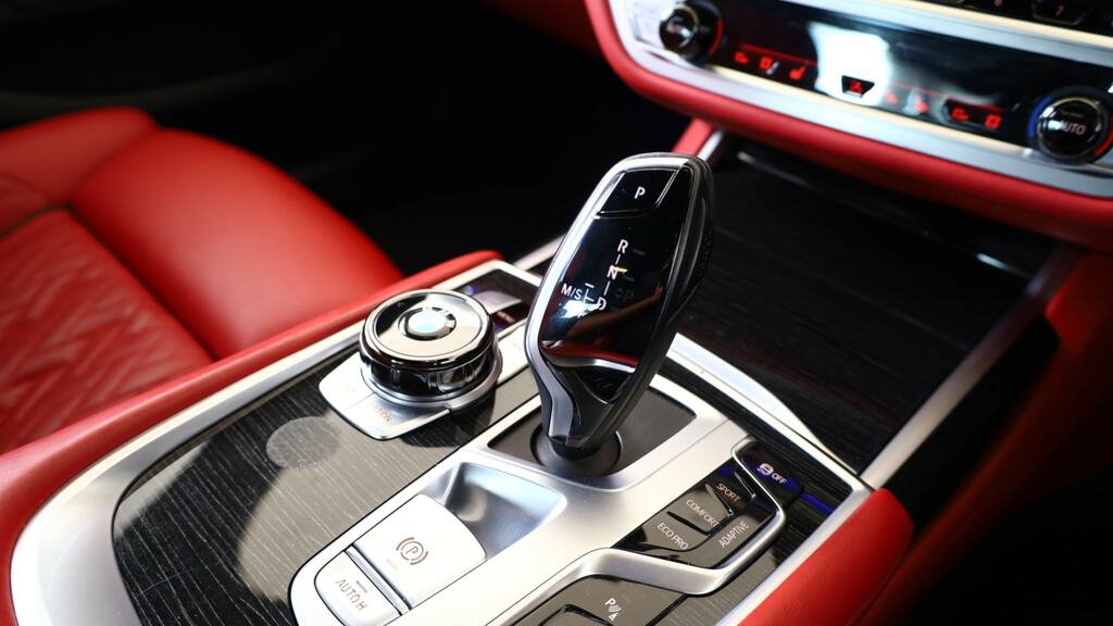 BMW 7 Series Automatic White #9