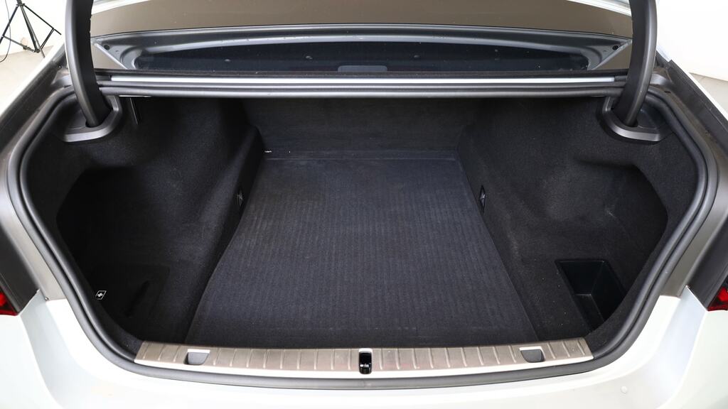 BMW 7 Series Automatic White #12