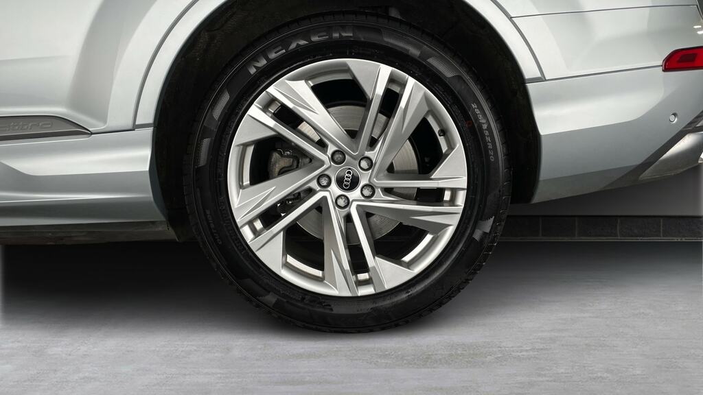 Audi Q7 Diesel Silver #26