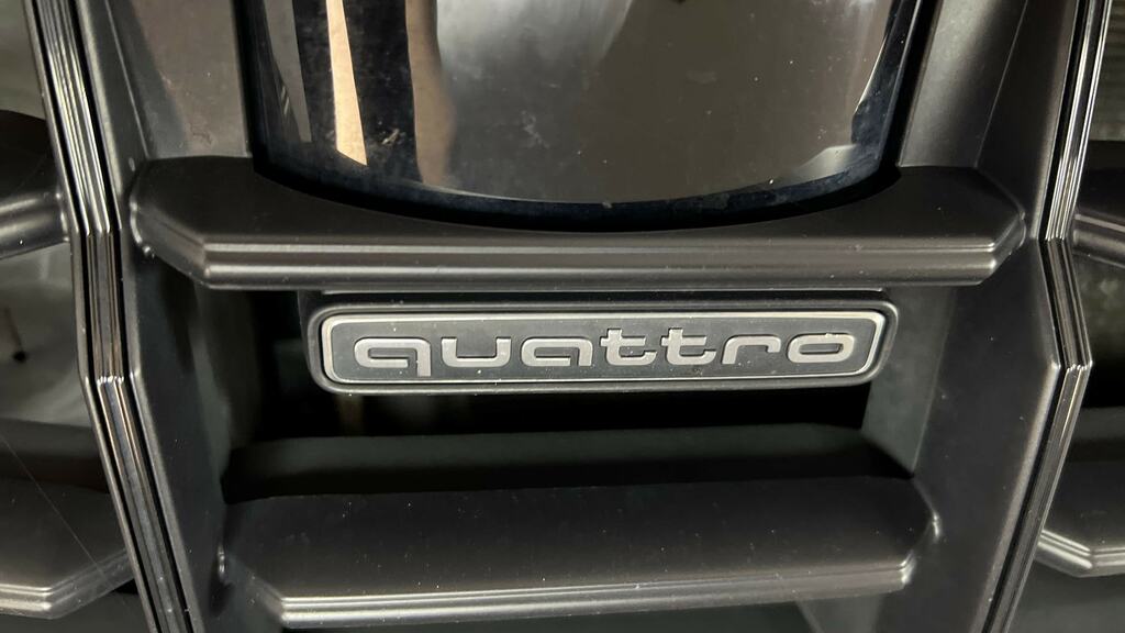 Audi Q8 3L Black Edition Blue #35