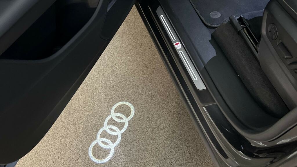 Audi Q8 3L Black Edition Blue #29