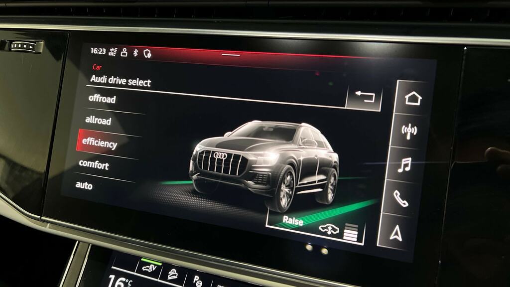 Audi Q8 3L Black Edition Blue #19