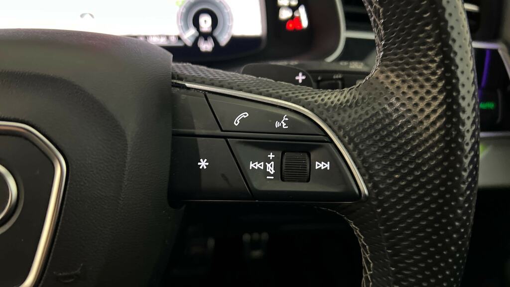 Audi Q8 3L Black Edition Blue #18
