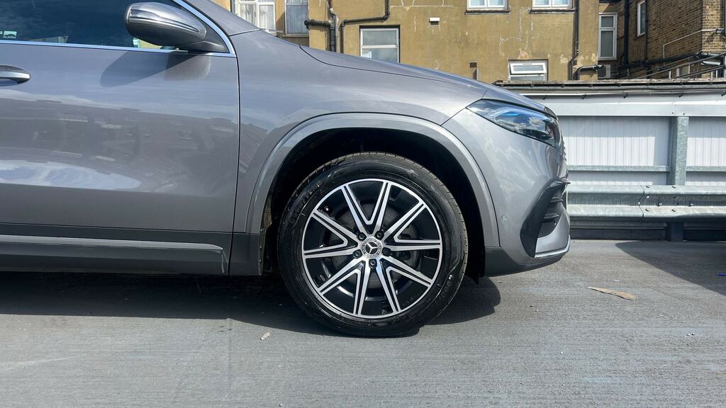 Mercedes-Benz EQA Eqa 250 140Kw Amg Line Executive 70.5Kwh Grey #5