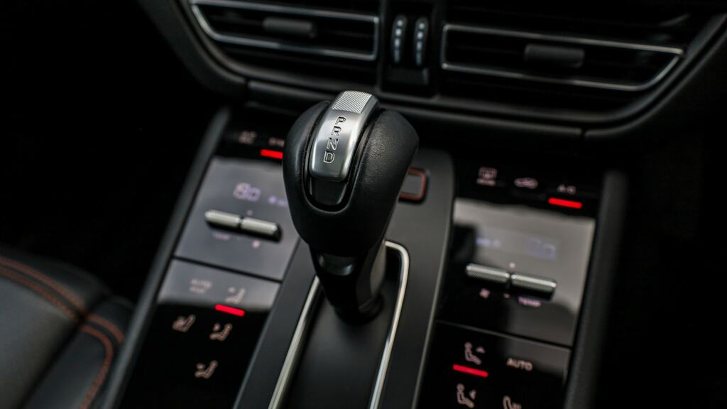 Porsche Macan T S-a 2024 Grey #18
