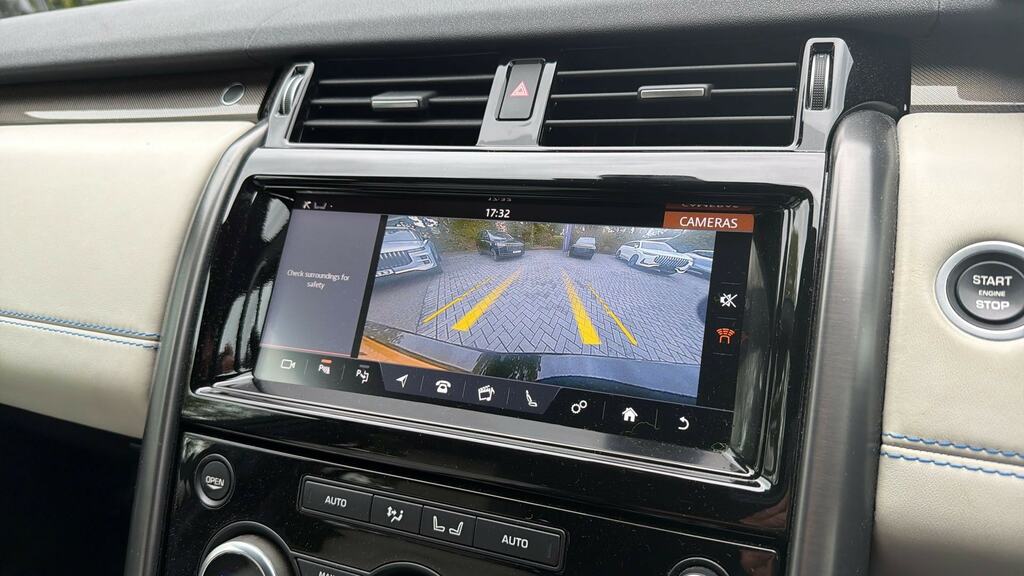 Land Rover Discovery Td4 Se Tech Black #12