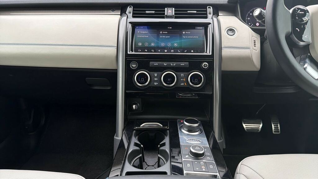 Land Rover Discovery Td4 Se Tech Black #14