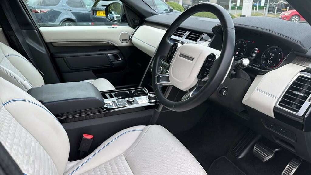 Land Rover Discovery Td4 Se Tech Black #28
