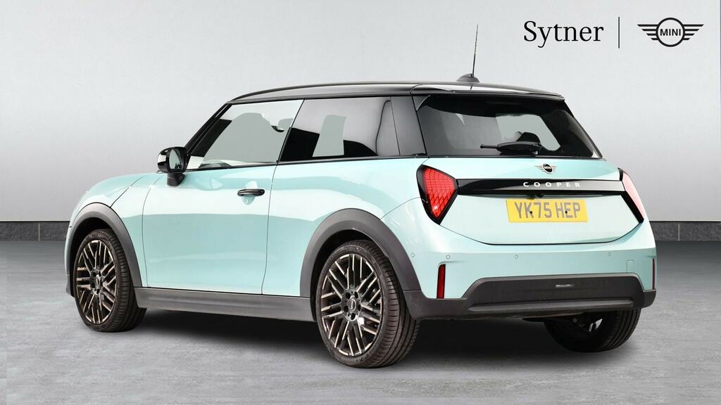 Mini Hatch 1.5 C Exclusive Level 2 YK75HEP Green #2