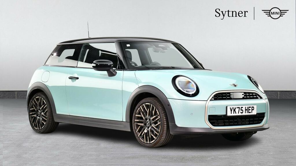 Mini Hatch 1.5 C Exclusive Level 2 Green