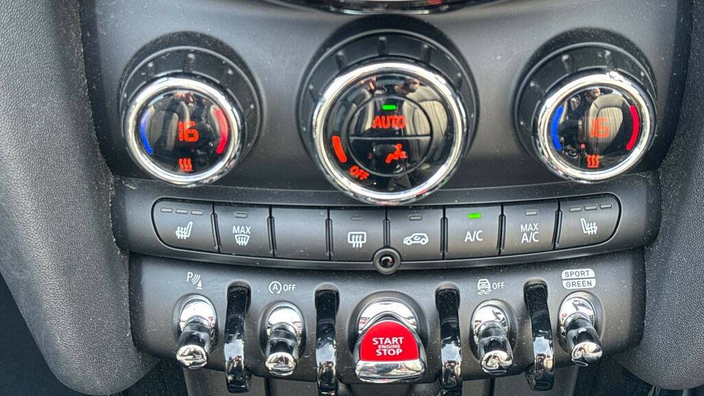 Mini Convertible Cooper Sport Black #10
