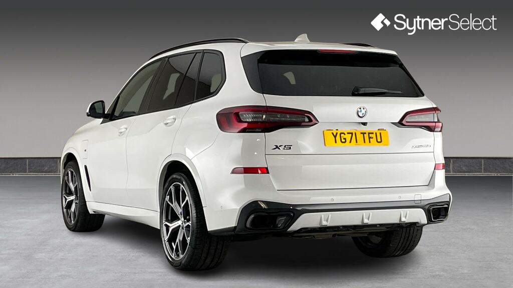 BMW X5 Xdrive45e M Sport Pro Pack White #2