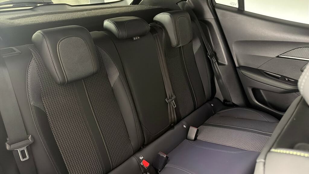 Peugeot e-2008 Suv Blue #12