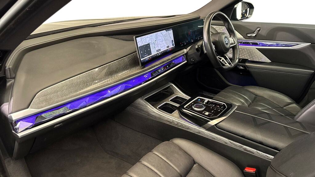 BMW i7 Excellence Pro Black #7
